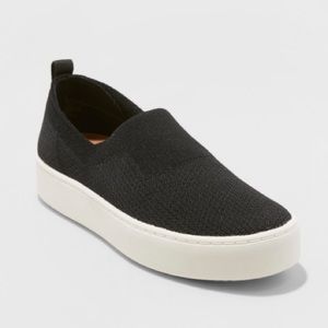 “Dv” women’s slip on knit sneakers